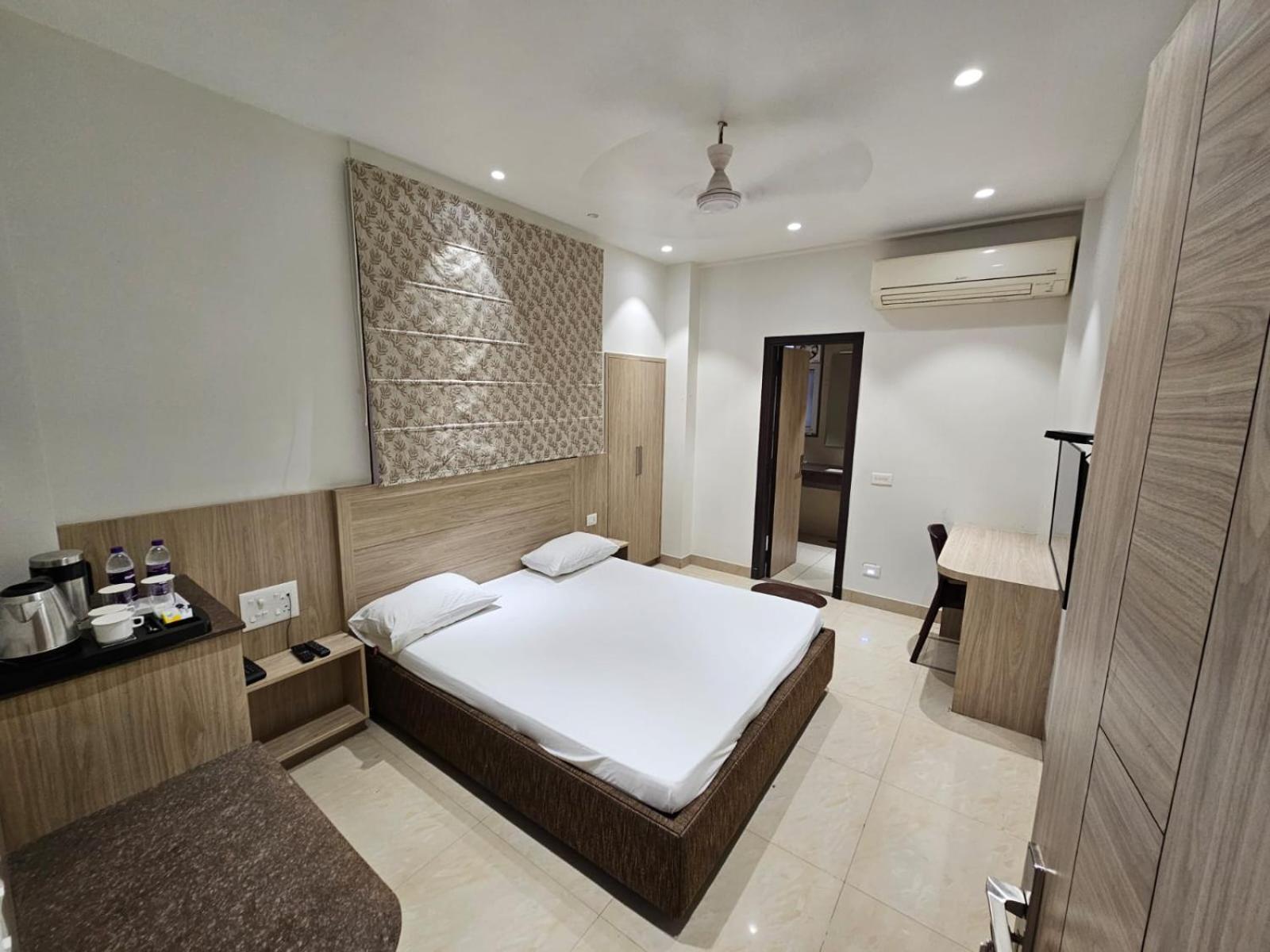 Hotel Bagla Atithi Banaras Varanasi Exterior foto